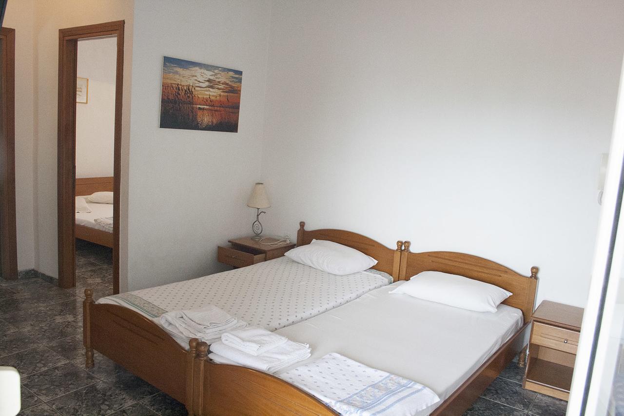 Peristerianos Aparthotel *