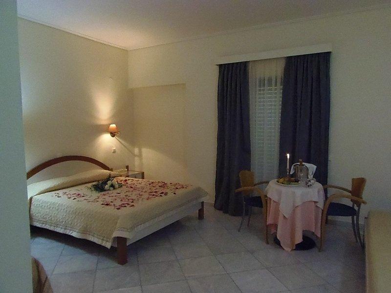 Atlantica Yakinthos 3*