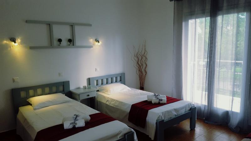 Apartment Three Seasons *