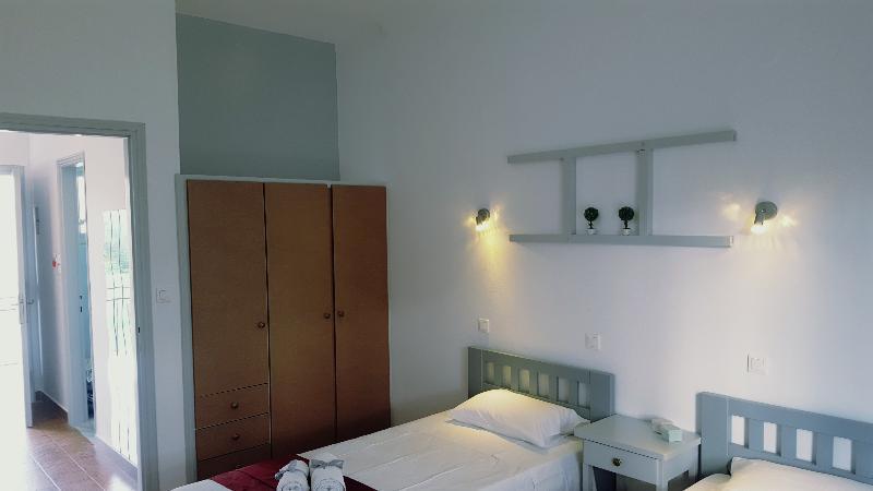 Apartment Three Seasons *