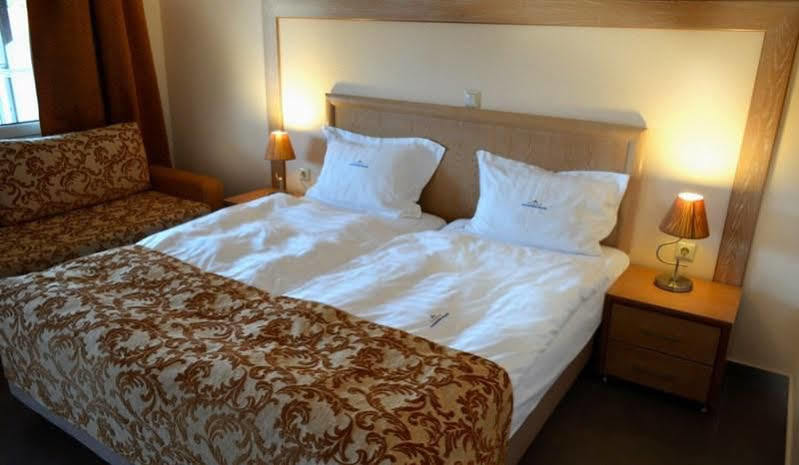 Alexandros Palace And Suites 5* Nea Roda
