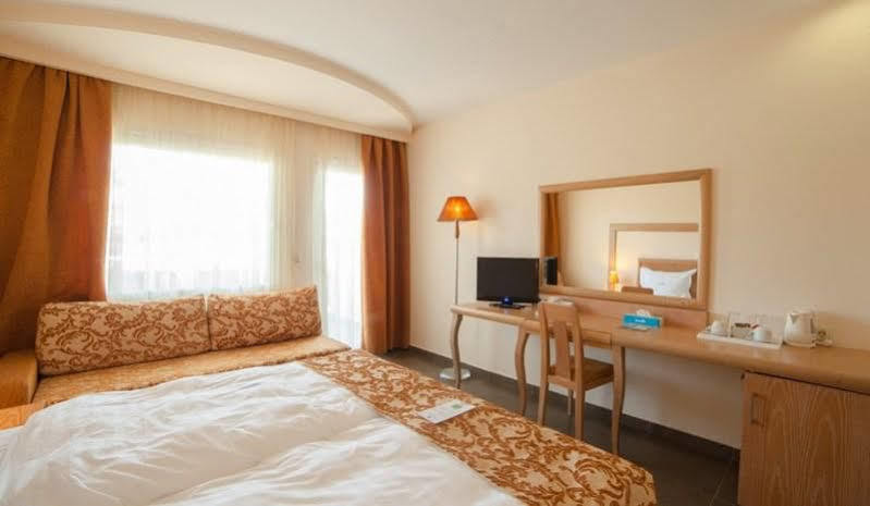 Hotel Alexandros Palace And Suites 5*