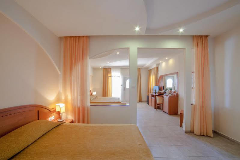 Alexandros Palace And Suites 5* Nea Roda