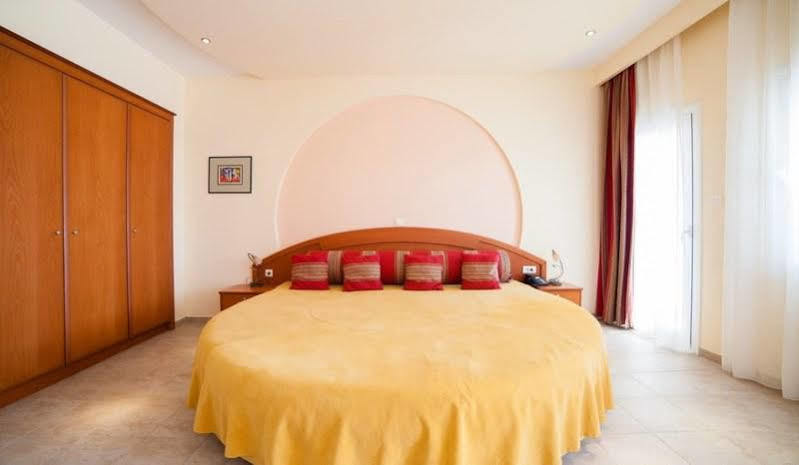Hotel Alexandros Palace And Suites 5*