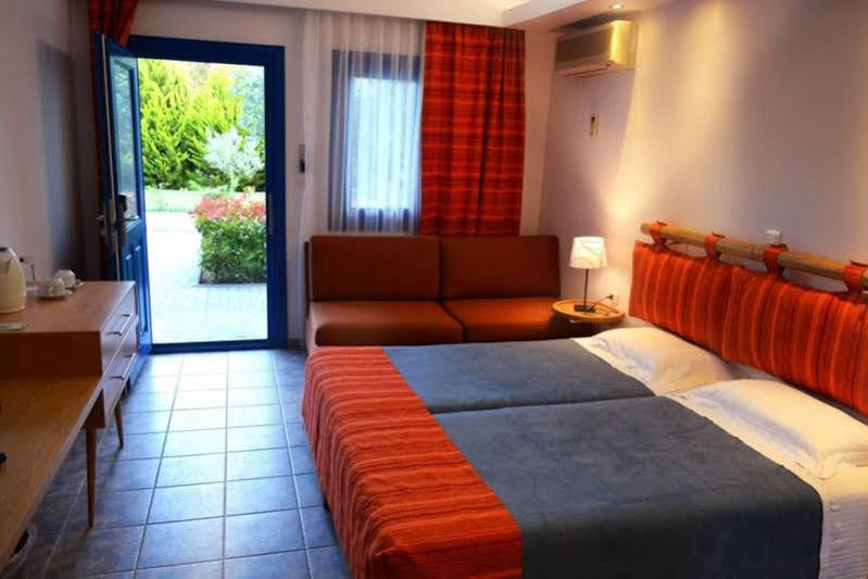 Hotel Alexandros Palace And Suites 5*