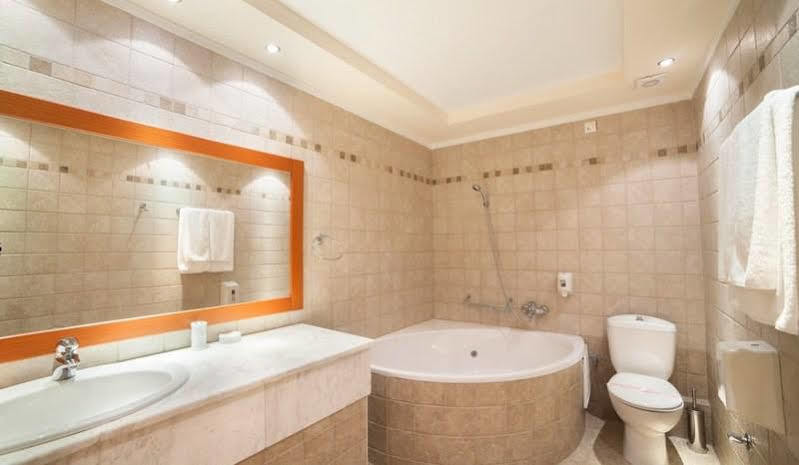 Hotel Alexandros Palace And Suites 5*