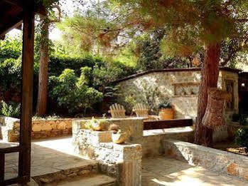 Stella's Traditional 2* Zakros