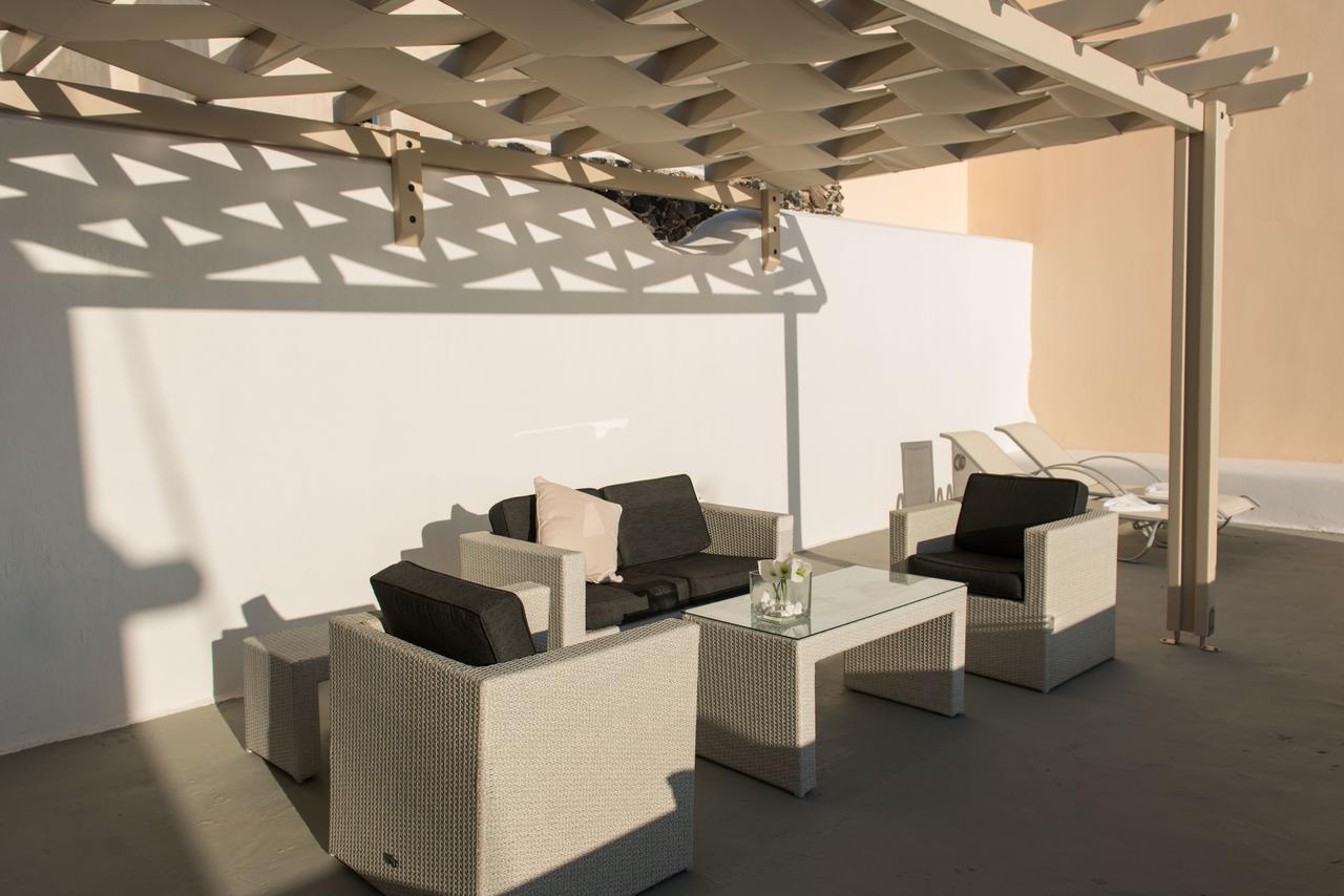 Serenity Suites & Fira (Santorini)