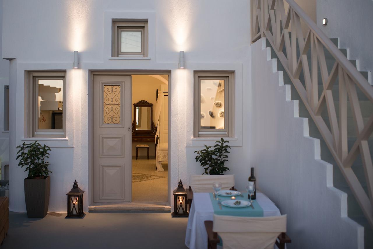 Serenity Suites & Villa Fira (Santorini)
