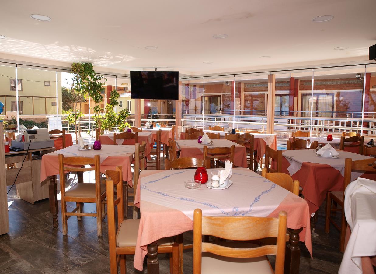 Kato Mare Aparthotel *
