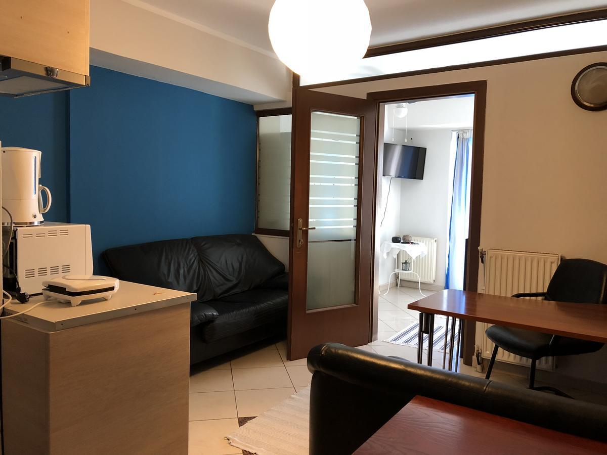 Office-studio Theoxaris *