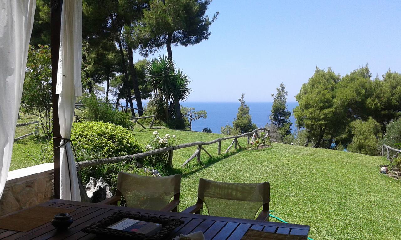 Beachside Haven, Poolside Serenity & Sunset Magic Villa *