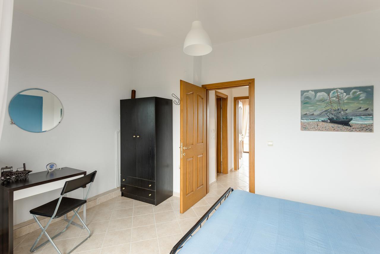 Beachside Haven, Poolside Serenity & Sunset Magic Villa *