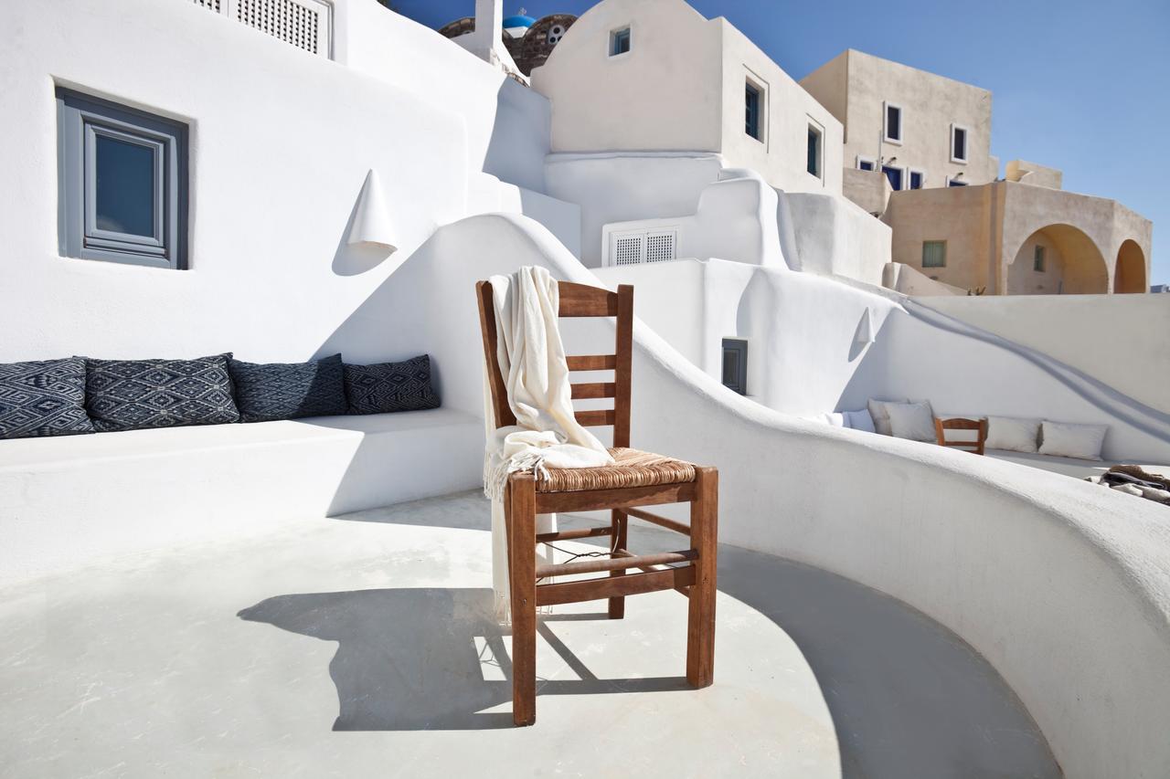 White Villa Oia (Santorini)
