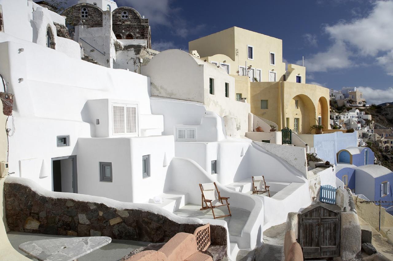 White Oia (Santorini)