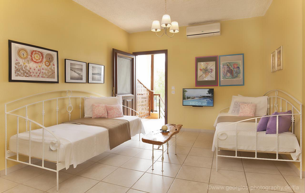 Heos Aparthotel *