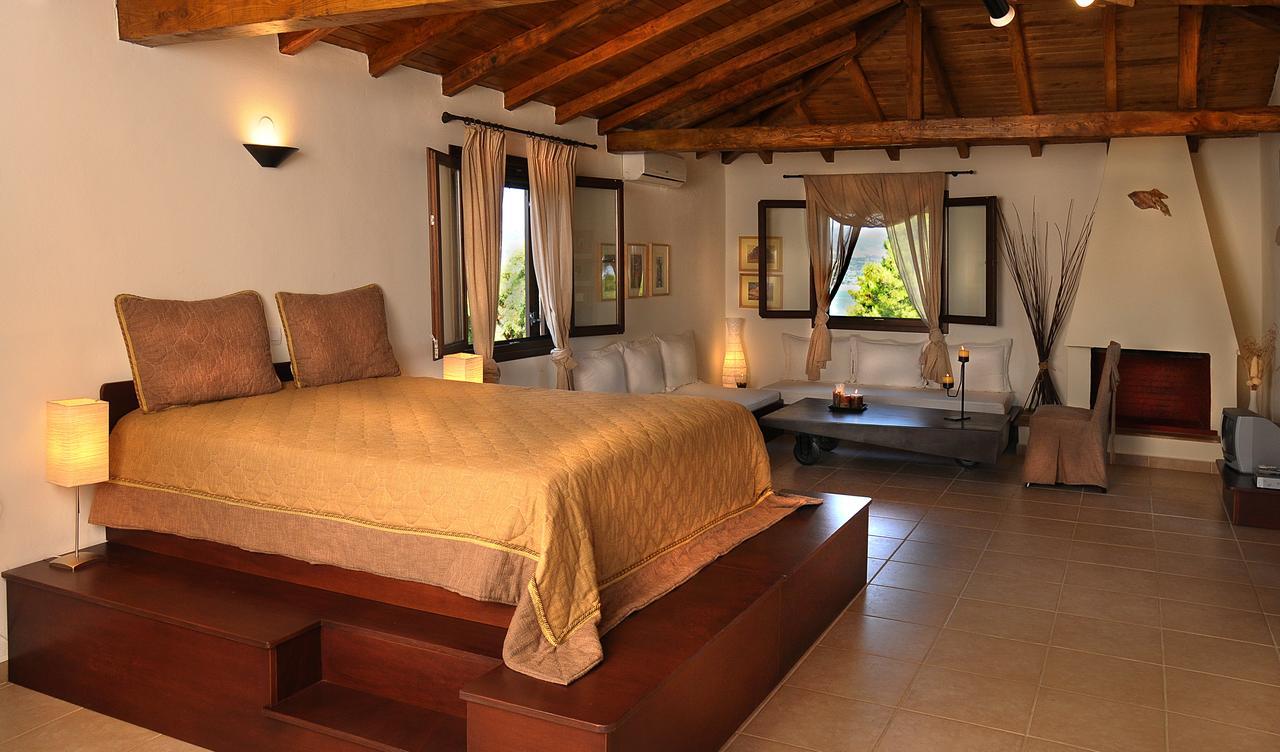 Heos Aparthotel Ormos Panagias
