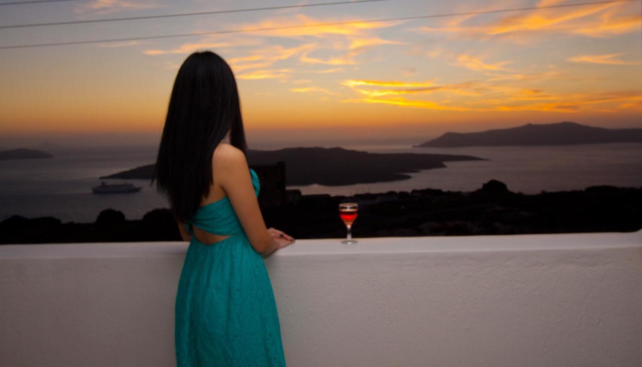 Nemesis Aparthotel Fira (Santorini)