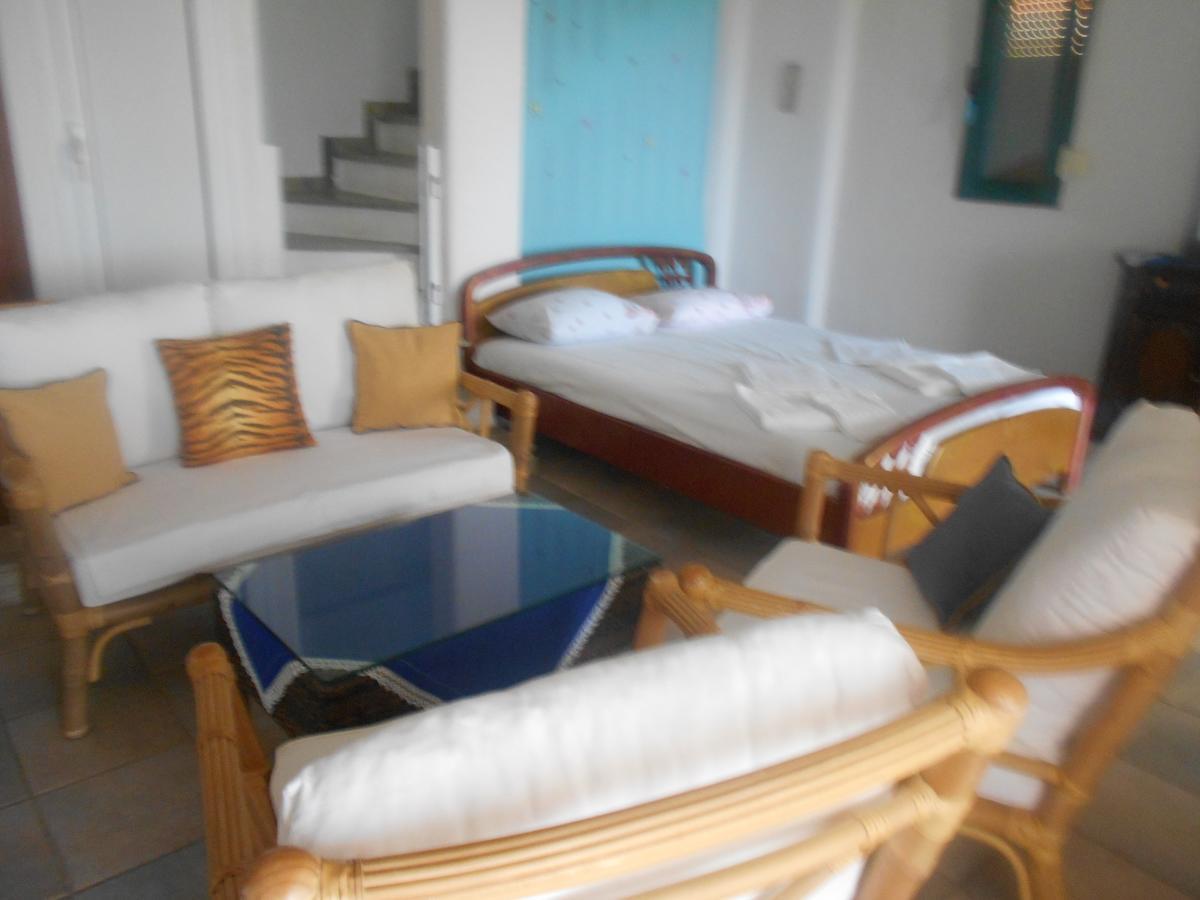 Theodora Village Apartment *