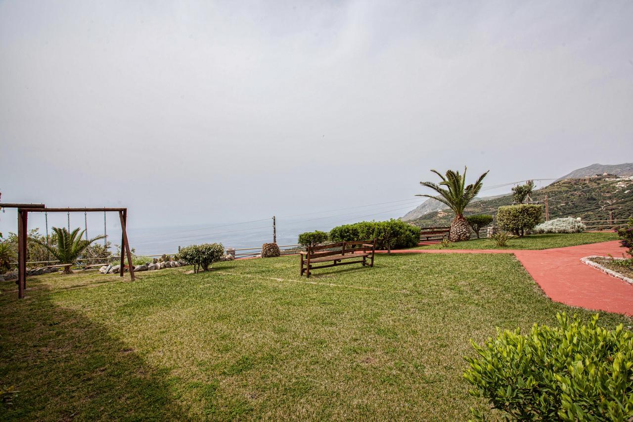 Chrisanthi & Plakias