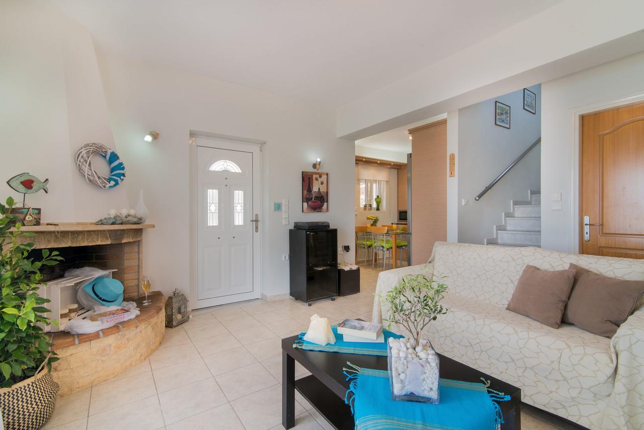 Coastal Paradise Found - Komis' Private Pool Retreat Villa Agios Nikolaos (Zakynthos)
