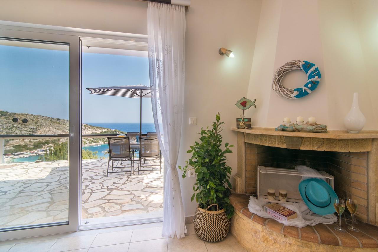 Coastal Paradise Found - Komis' Private Pool Retreat Agios Nikolaos (Zakynthos)