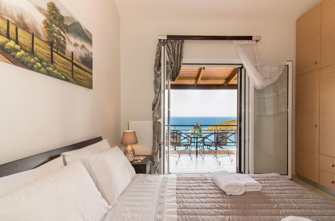 Villa Coastal Paradise Found - Komis' Private Pool Retreat