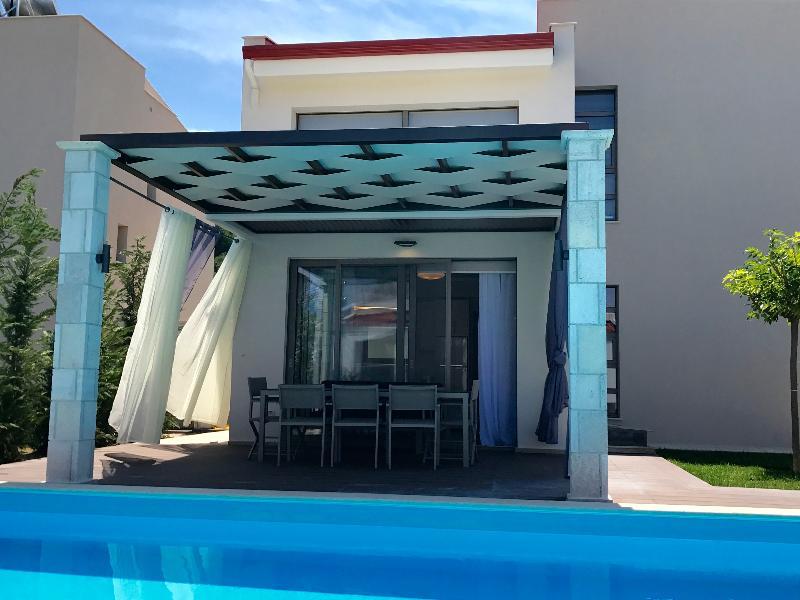 W Pool Halkidiki Villa *