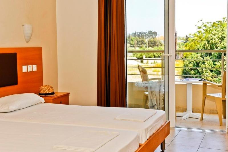Emerald Aparthotel 3*