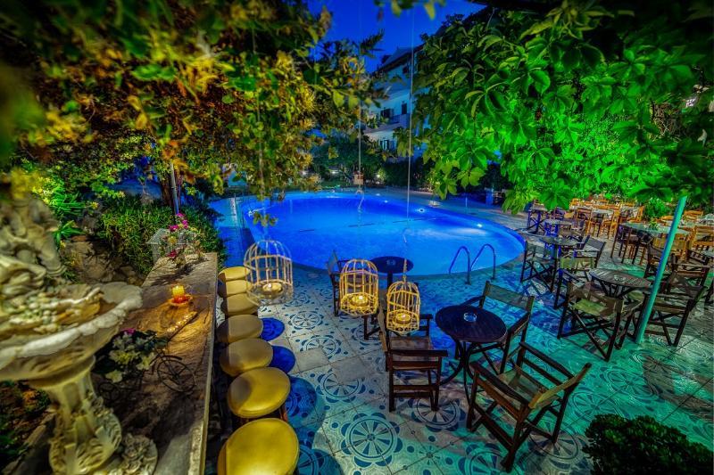 Roxani Hotel 3*