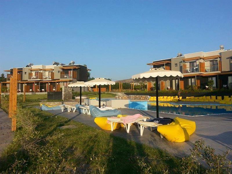 Ampelia Beach