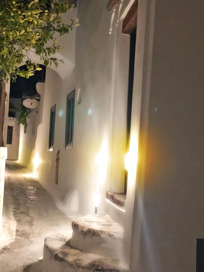 The Luna * Emporio (Santorini)