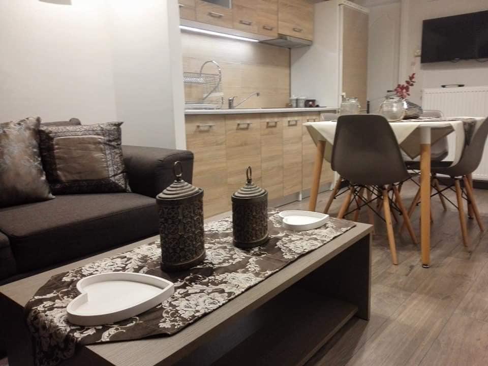 Koala Apartments- Irida, Elea Apartment