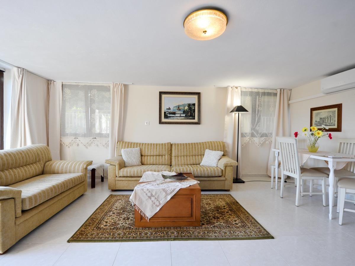 Elizabeth By Travelpro Services Halkidiki Nea Moudania