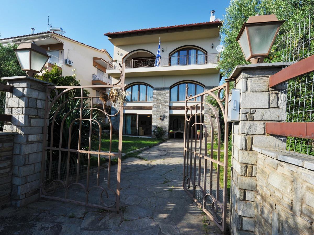 Elizabeth By Travelpro Services Halkidiki Nea Moudania