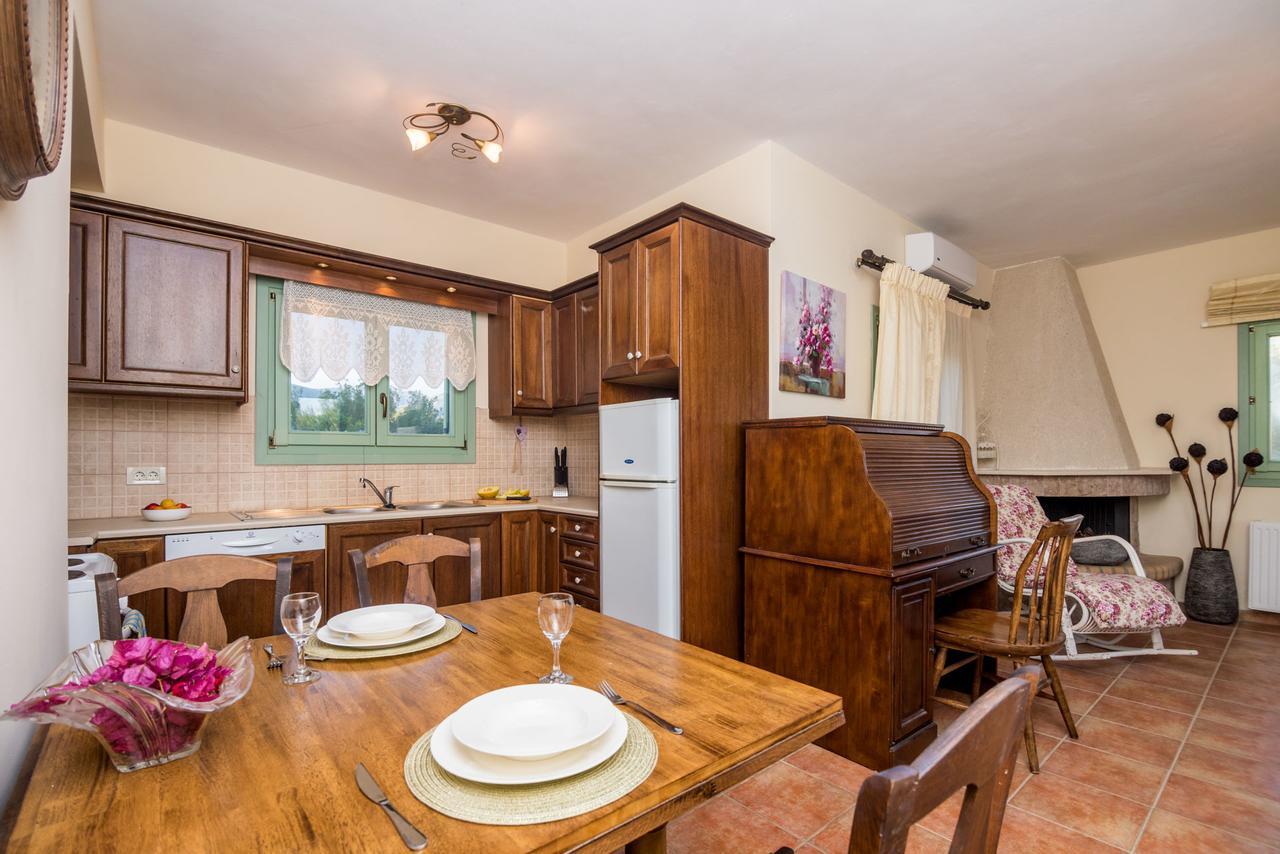 Leventis Complex With Sharing Pool Villa