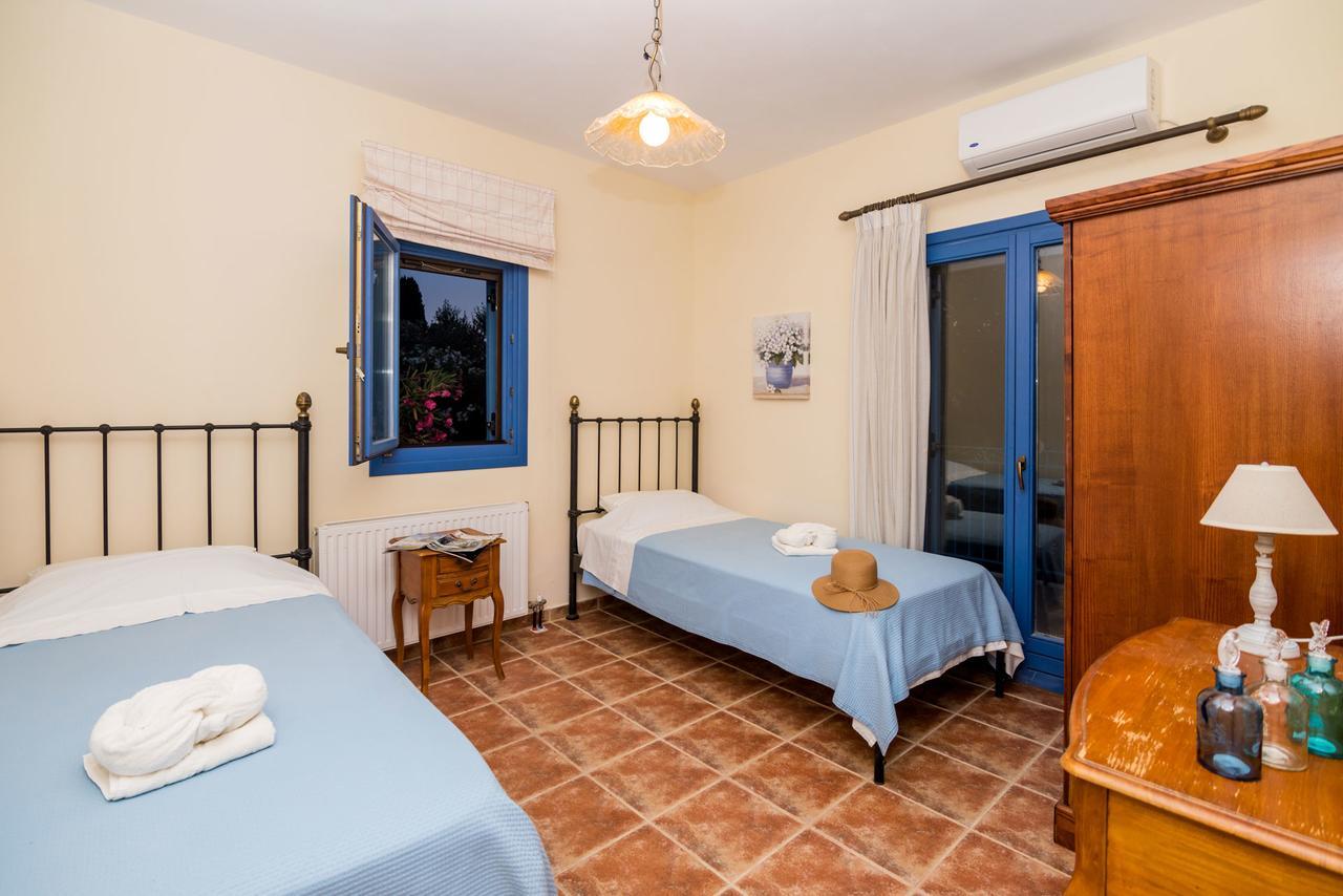 Villa Leventis Complex With Sharing Pool *