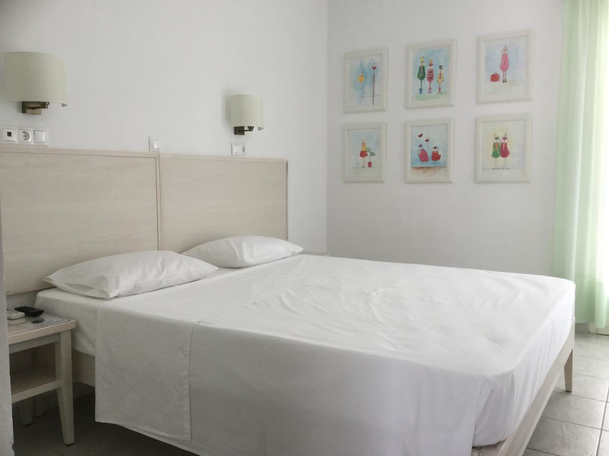 Yiannis (adults Only) Megali Ammos (Skiathos)