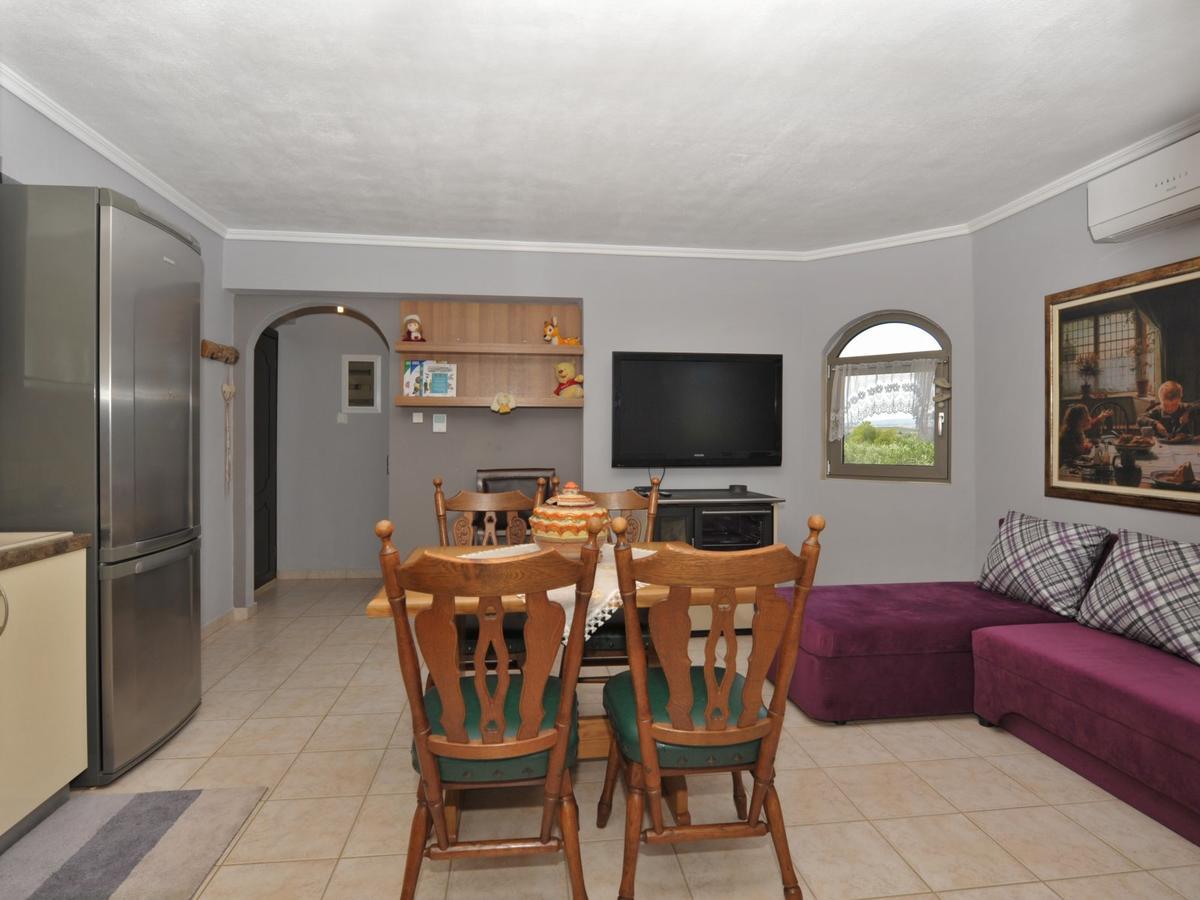 Alice Wonderland Nea Halkidiki Apartment *