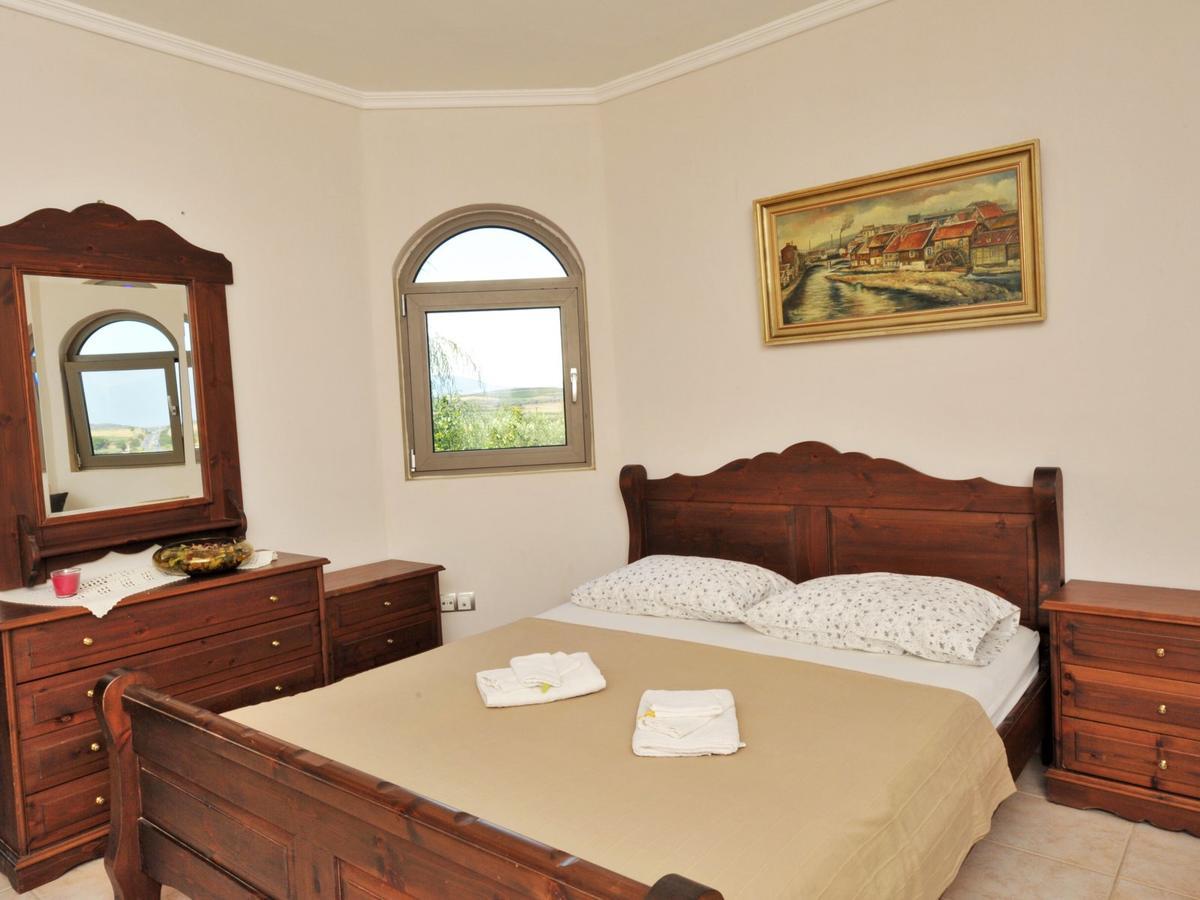 Alice Wonderland Nea Halkidiki Apartment Flogita