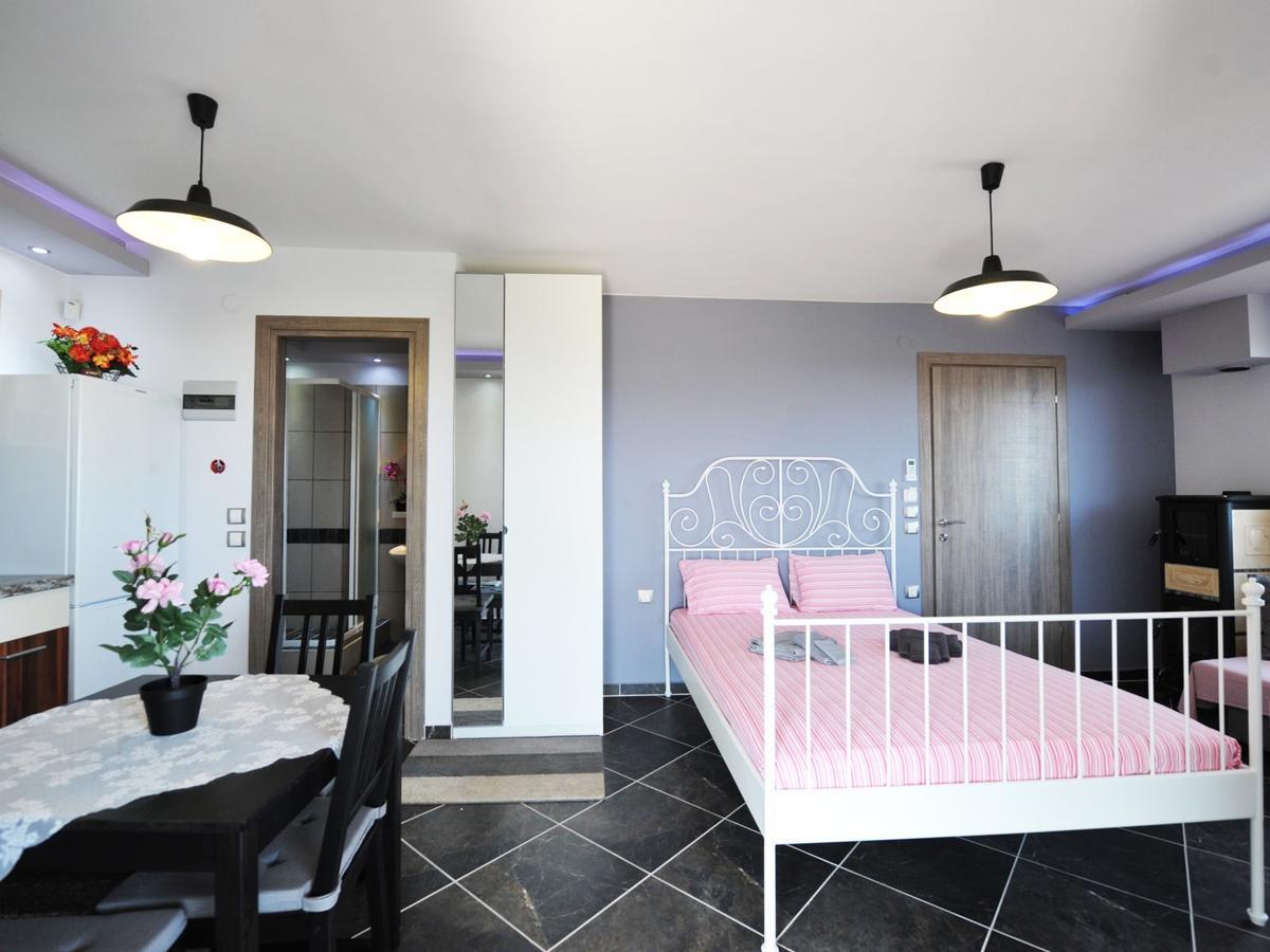 Alice Wonderland Nea Halkidiki Apartment *