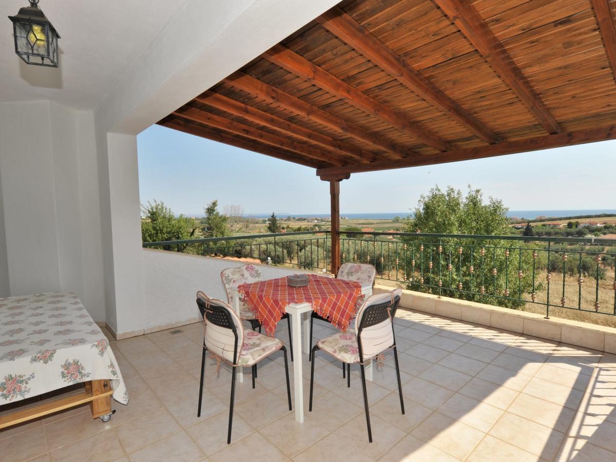 Apartment Alice Wonderland Nea Halkidiki *