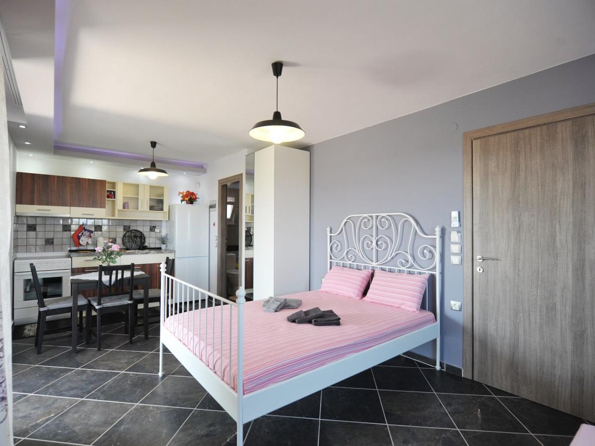 Alice Wonderland Nea Halkidiki Apartment