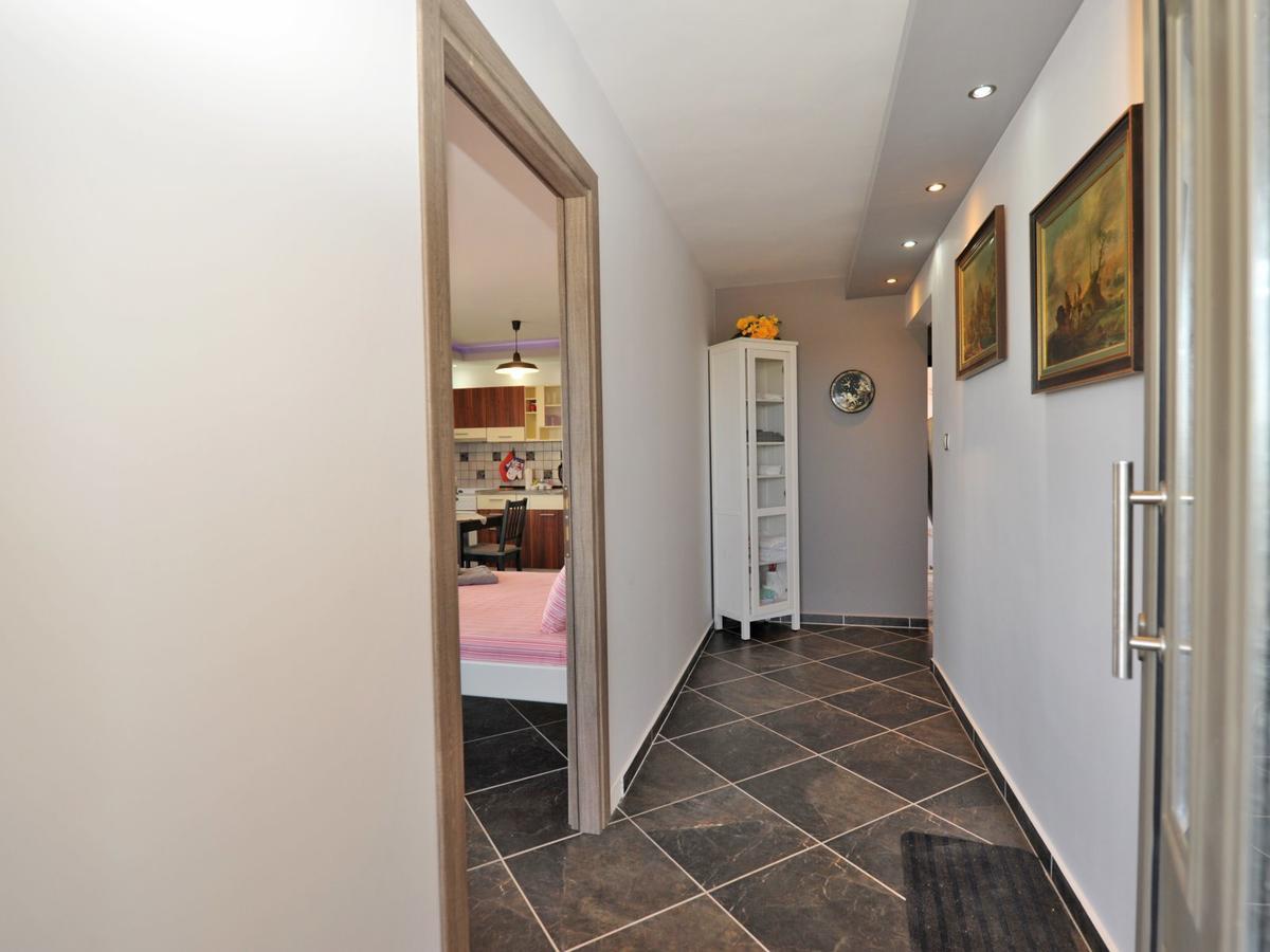 Apartment Alice Wonderland Nea Halkidiki