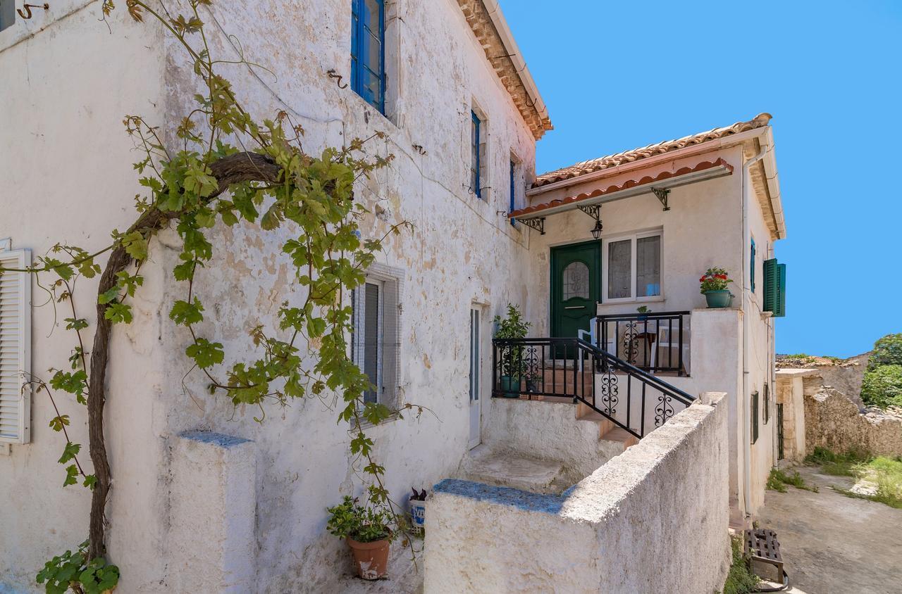 Angel's House * Volimes