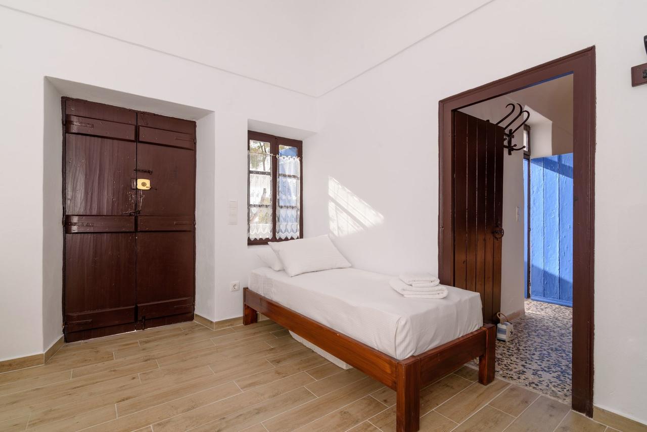 Santorini Crystal Blue 4*