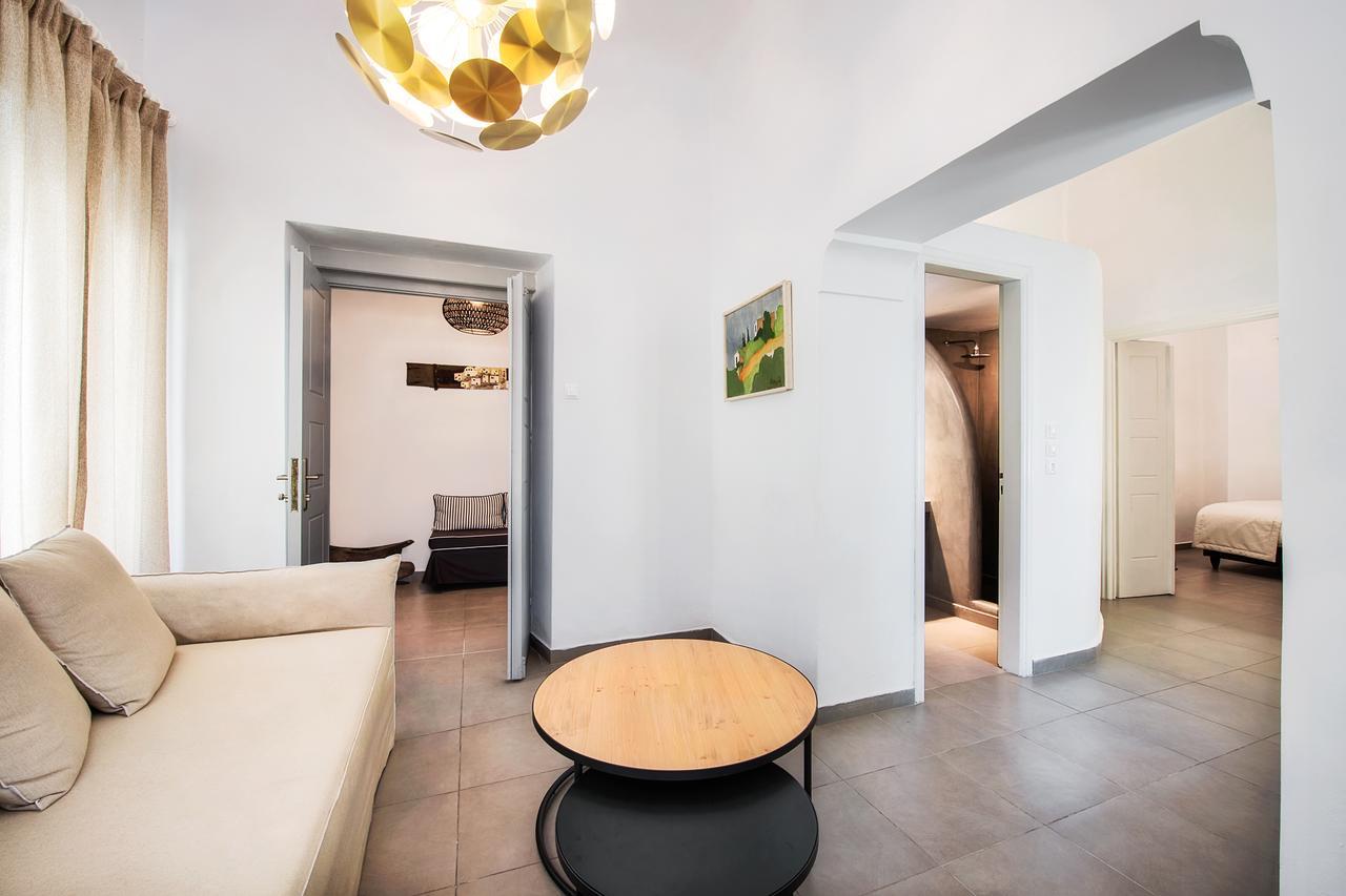 Nonis Apartment Fira (Santorini)