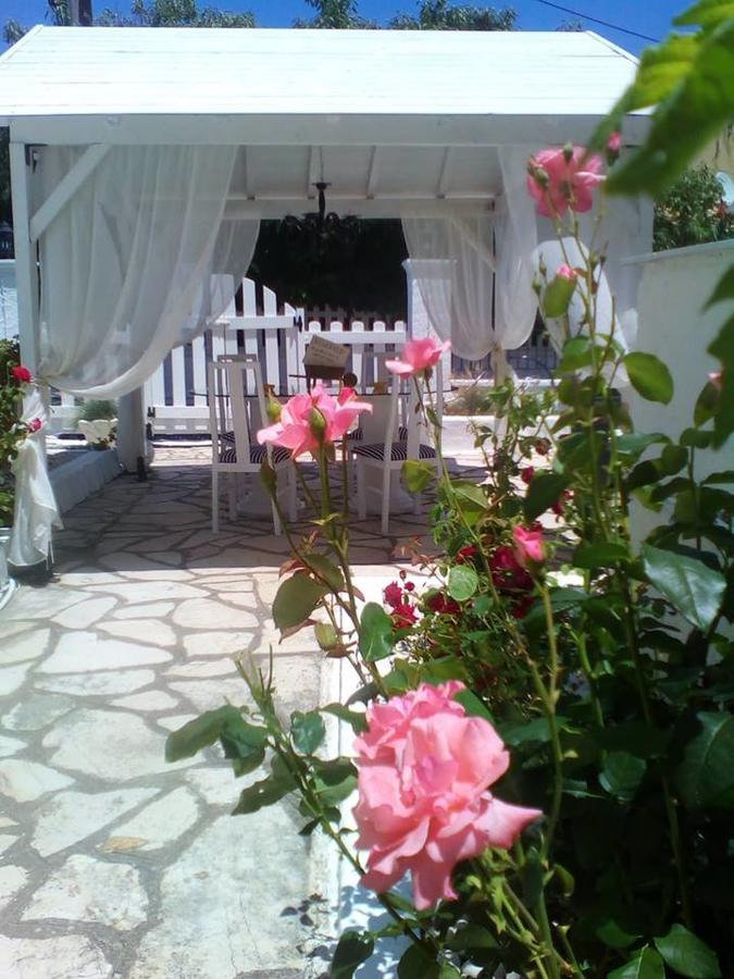 V.a Boutique And * Acharavi (Corfu)