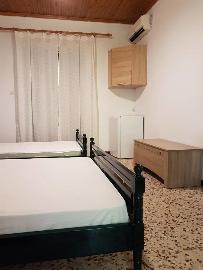 Apartment Studios Dimitris Giatras *