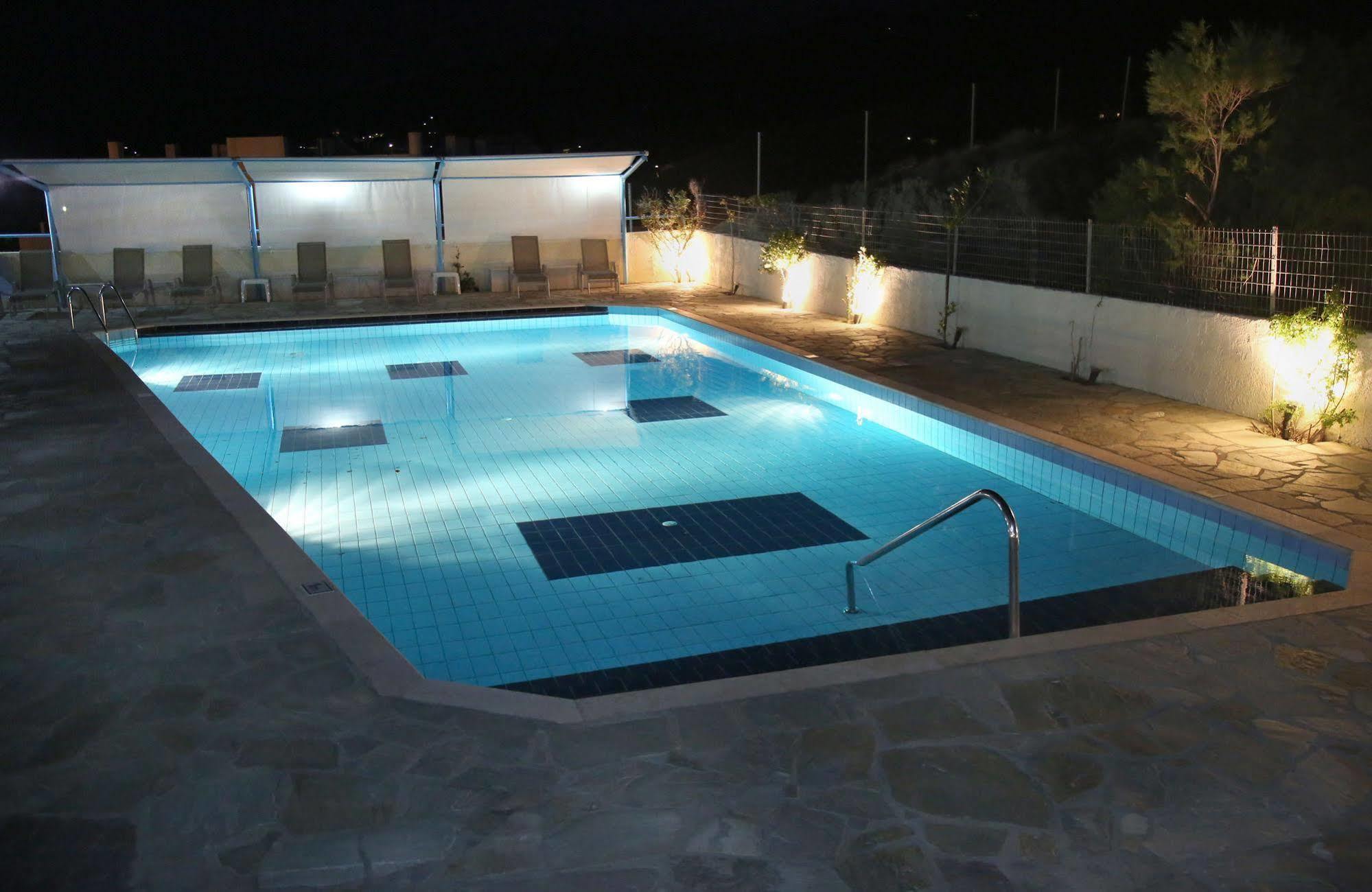 Sea Breeze Hotel 2*